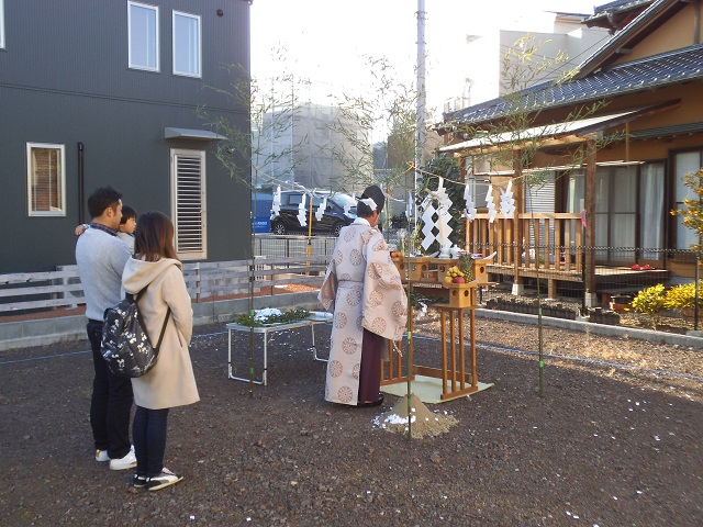 2月19日に地鎮祭を行いました。