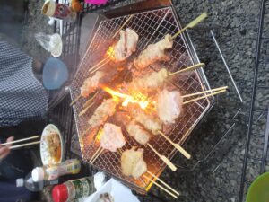 庭で焼き鳥