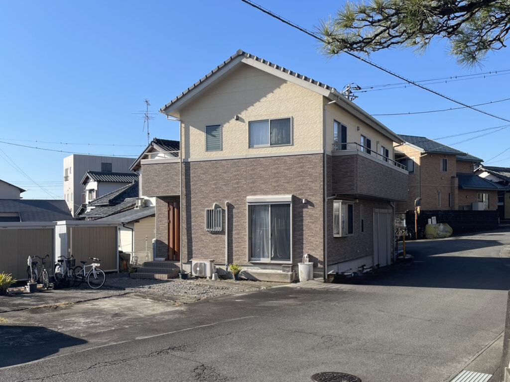 広々とした居室空間♪街の喧騒から離れ、落ち着きのある暮らしが叶う5SLDK。