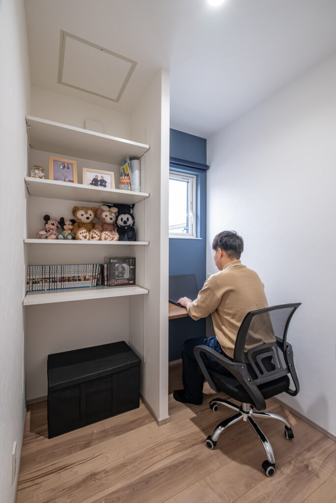 賃貸時代との違いを日々感じる、光と開放感に包まれた暮らし｜書斎　リモートワーク｜富士市 注文住宅｜イデキョウホーム