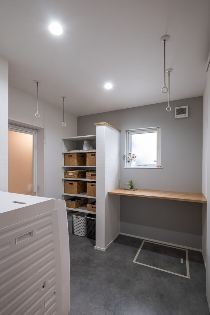 賃貸時代との違いを日々感じる、光と開放感に包まれた暮らし｜家事ラク動線・脱衣室・家事室｜富士市 注文住宅｜イデキョウホーム