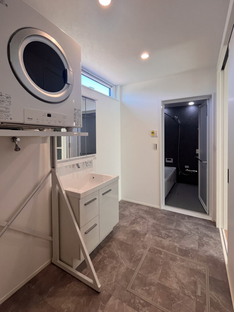 家事効率を高める、独立型の洗面空間｜富士市K邸