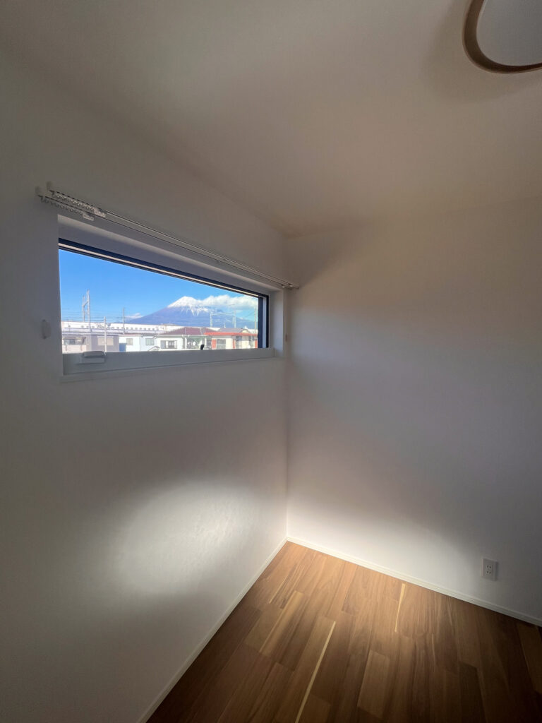 景色を切り取る、ピクチャーウィンドウ｜富士市K邸